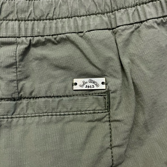 LL Bean Dock Shorts - Picture 3 of 4